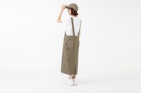 アメリカモデルのワンピースの着用イメージ。