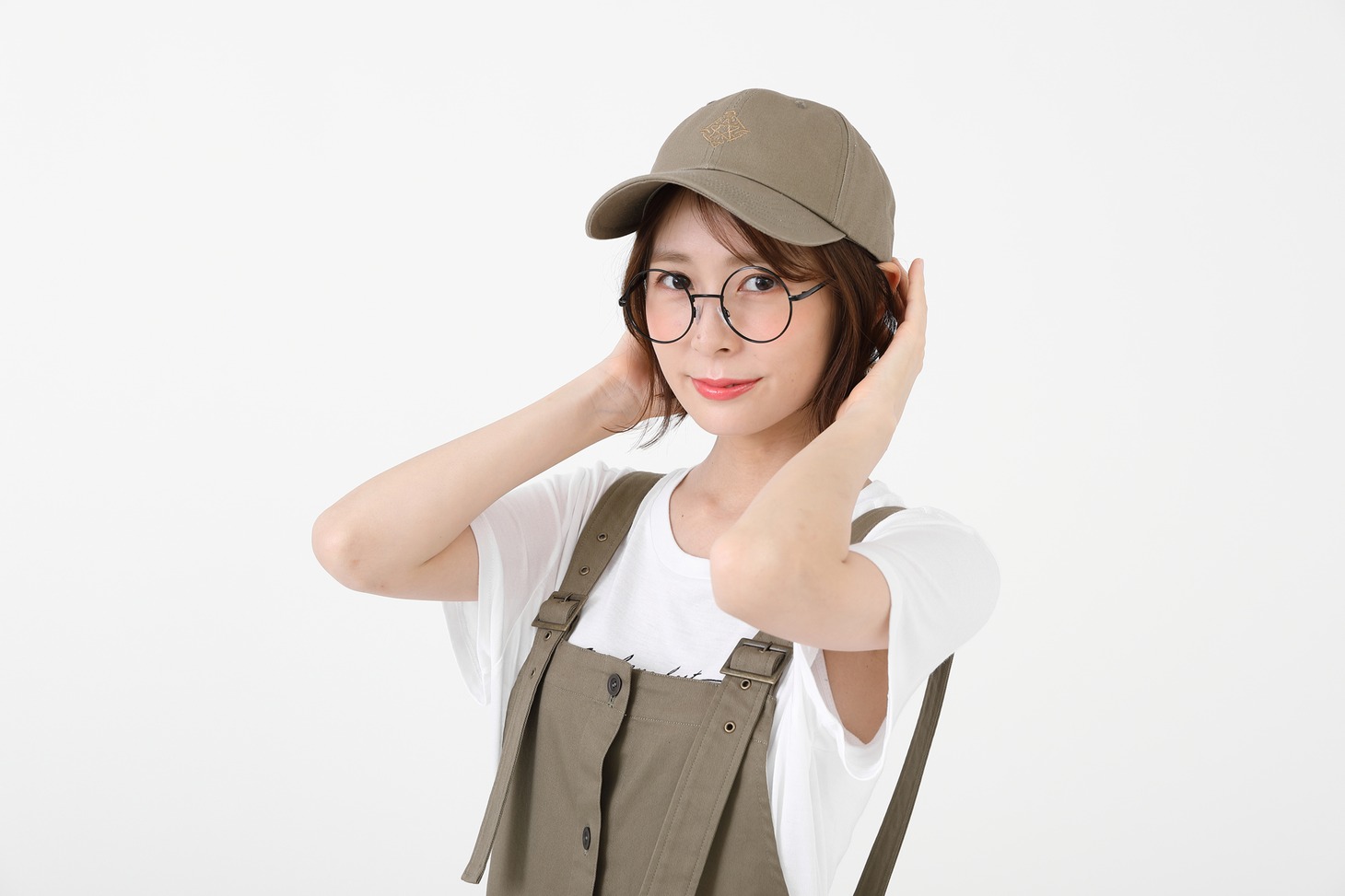 アメリカモデルの帽子の着用イメージ。