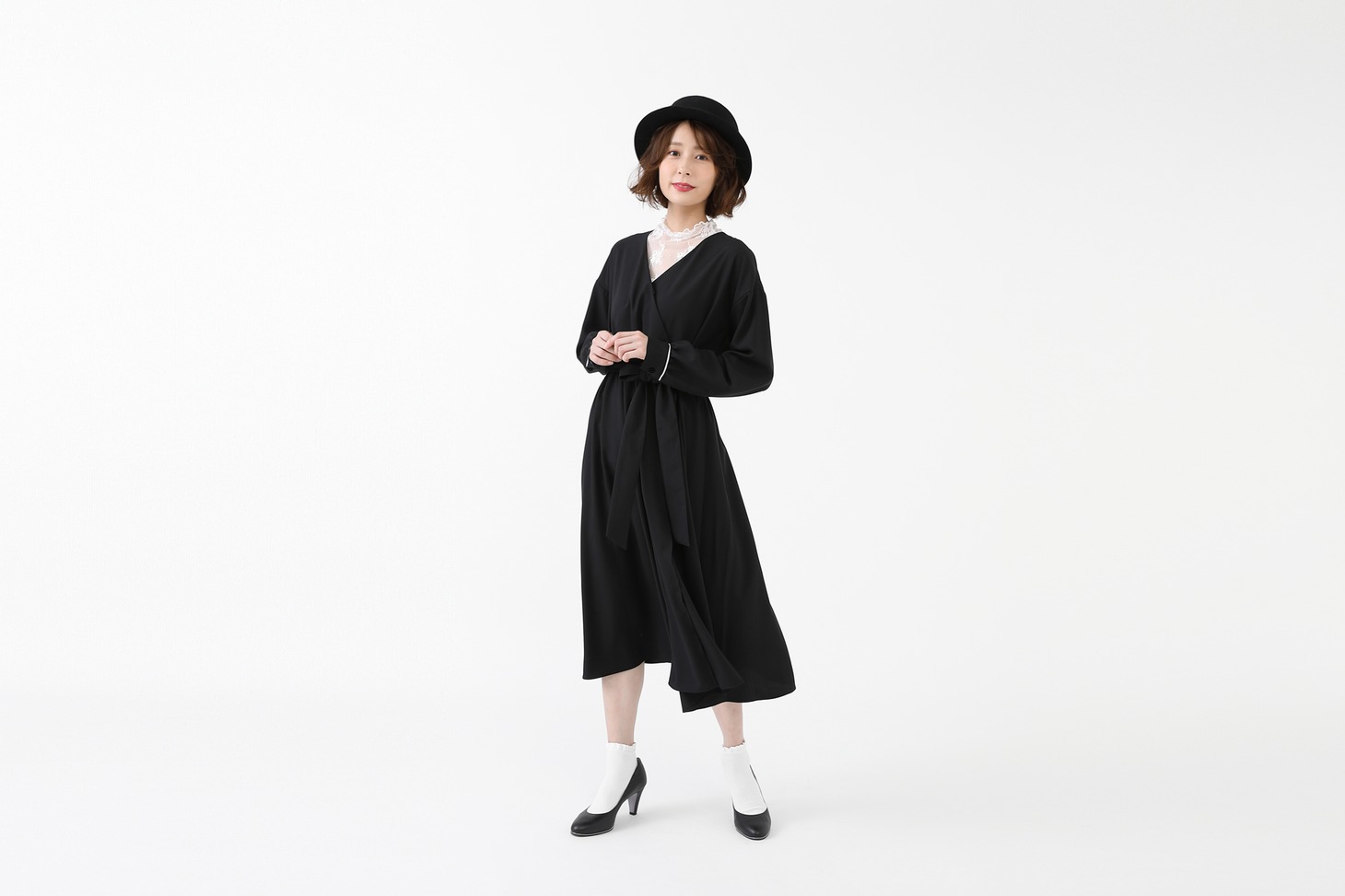 日本モデルのワンピースの着用イメージ。