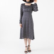 フランスモデルのワンピースの着用イメージ。