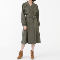 イギリスモデルのワンピースの着用イメージ。