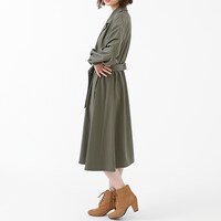 イギリスモデルのワンピースの着用イメージ。