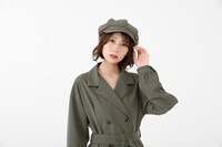 イギリスモデルの帽子の着用イメージ。