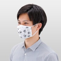 「CHARA-MASK 遊☆戯☆王デュエルモンスターズ」（マジカルシルクハットver.）の使用イメージ。