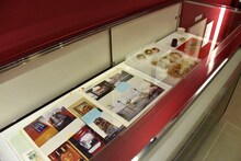 「中村明日美子20年展」の様子。