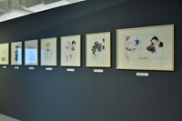 「中村明日美子20年展」の様子。