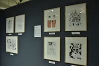 「中村明日美子20年展」の様子。