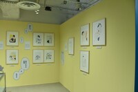 「中村明日美子20年展」の様子。