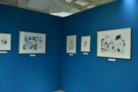 「中村明日美子20年展」の様子。