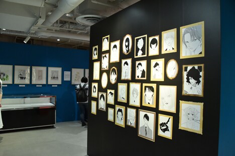 「中村明日美子20年展」の様子。