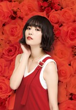 浅川梨奈扮する片山みずき。