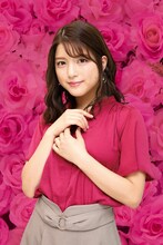 川島海荷扮する藤原花。