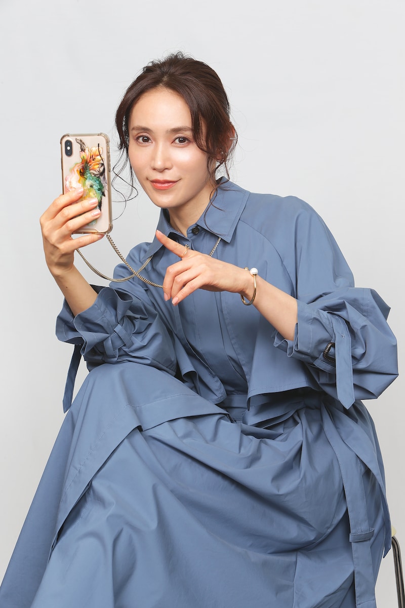 松本チアキ役の山口紗弥加。