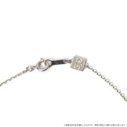 「ヘッドバンドリングネックレス」のバックチャーム。