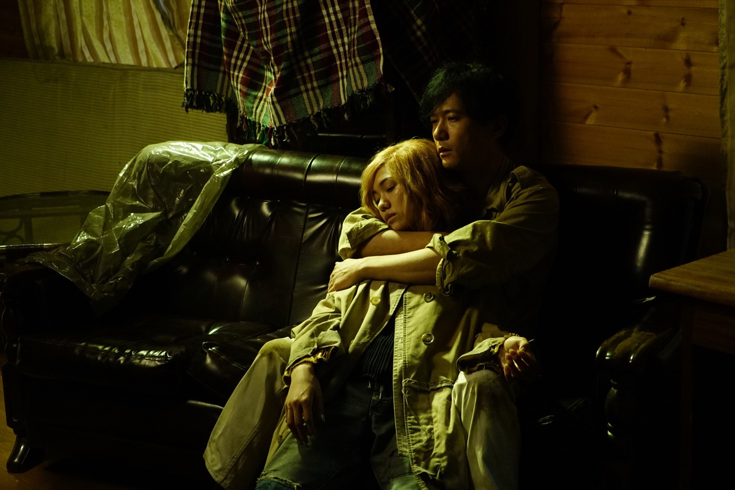 映画「ばるぼら」本予告より。