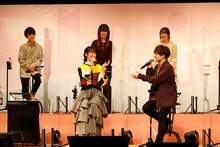 上段左から河西健吾、大地葉、上田麗奈、下段左から釘宮理恵、内田雄馬。