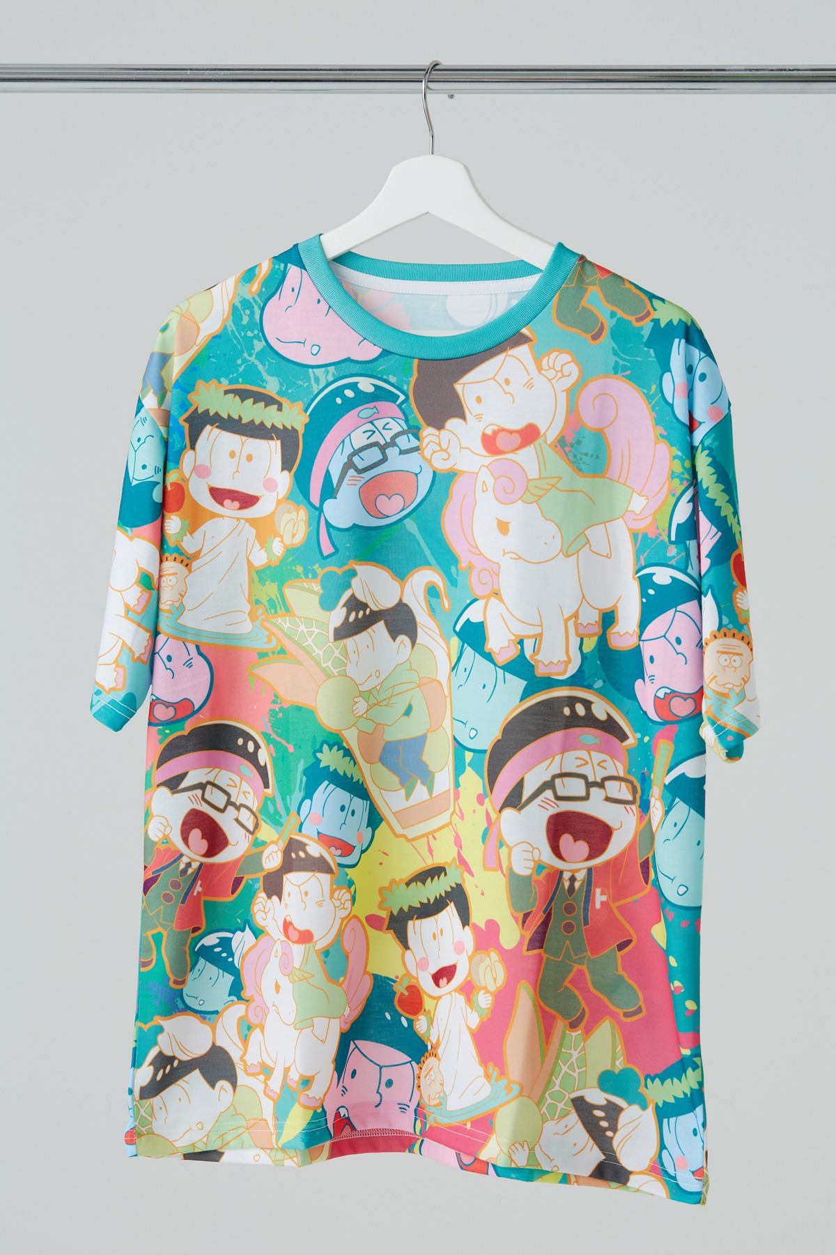 「おそ松さん 巣ごもりTシャツ」よりチョロ松モデル。