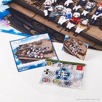 描き下ろしイラストを使用したPVCポーチ、B2タペストリー、マイクロファイバーミニタオル、アクリルスタンド。