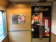 コラボ仕様の「リゾートやまどり」車内の様子。（JR東日本提供）