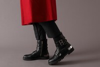 ブーツの着用イメージ。