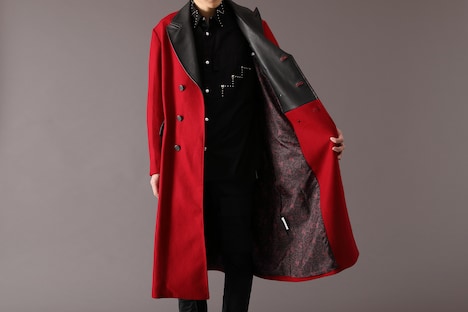 アウターの着用イメージ。