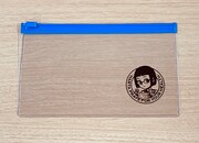 一部書店で特典として配布されている「特製マスクケース」。