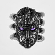 「ジョジョ」目が怪しく光る石仮面アクセ、エイジャの赤石のピアスなども