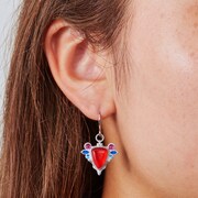 「エイジャの赤石ピアス」