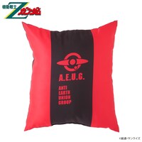 「機動戦士Zガンダム クワトロ・バジーナ トライカラーアイテム クッション」の裏面。