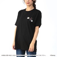 「ディズニー ツイステッドワンダーランド ハーツラビュルイメージTシャツ」リドルモデル。