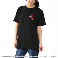 「ディズニー ツイステッドワンダーランド ハーツラビュルイメージTシャツ」ケイトモデル。