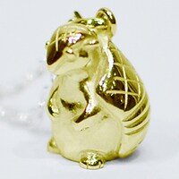 「『吸血鬼すぐ死ぬ』ジョンネックレス（真鍮ver.）」