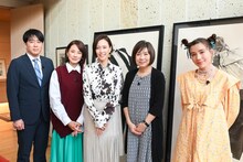 左からTBSアナウンサーの安住紳一郎、吉田羊、木村佳乃、柴門ふみ、仲里依紗。(c)TBS