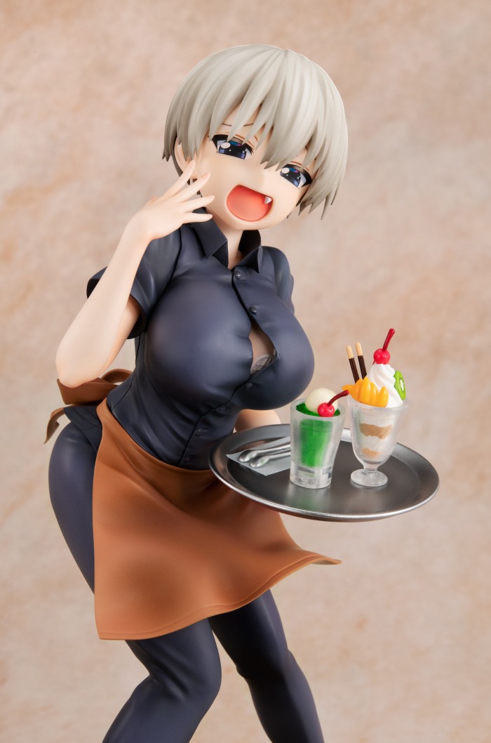 「おまけシャツパーツ」を付けた「『宇崎ちゃんは遊びたい！』 宇崎花 原作版 喫茶アジアVer. 1/7スケールフィギュア」。