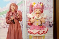 左から成瀬瑛美、キュアスター。