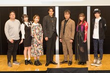 左から「科学アドベンチャーシリーズ」の松原達也プロデューサー、山本彩乃、夏川椎菜、宮野真守、関智一、今井麻美。