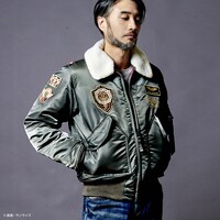 「STRICT-G×ALPHA CWU-45/P『機動戦士ガンダム』ブリティッシュ作戦モデル」の着用例。