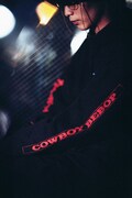 「BAIT x Cowboy Bebop Men Space Cowboy Hoody」の着用イメージ。
