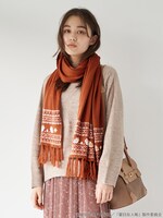 「夏目友人帳 ジャガードニットストール」着用イメージ