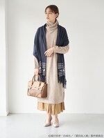 「夏目友人帳 ジャガードニットストール」着用イメージ