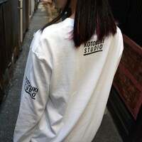 「ロングスリーブTシャツ『カモン！』」着用イメージ