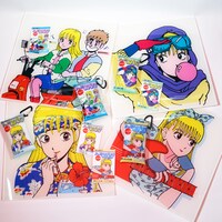 「ストップ!! ひばりくん！」とヴィレッジ・ヴァンガードのコラボグッズ。