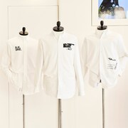 シルクスクリーンが施されたシャツ。