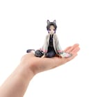 「鬼滅の刃」胡蝶しのぶが手のひらサイズで立体化、足を崩してリラックスムード