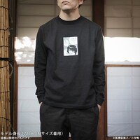 ロングスリーブTシャツの着用イメージ。