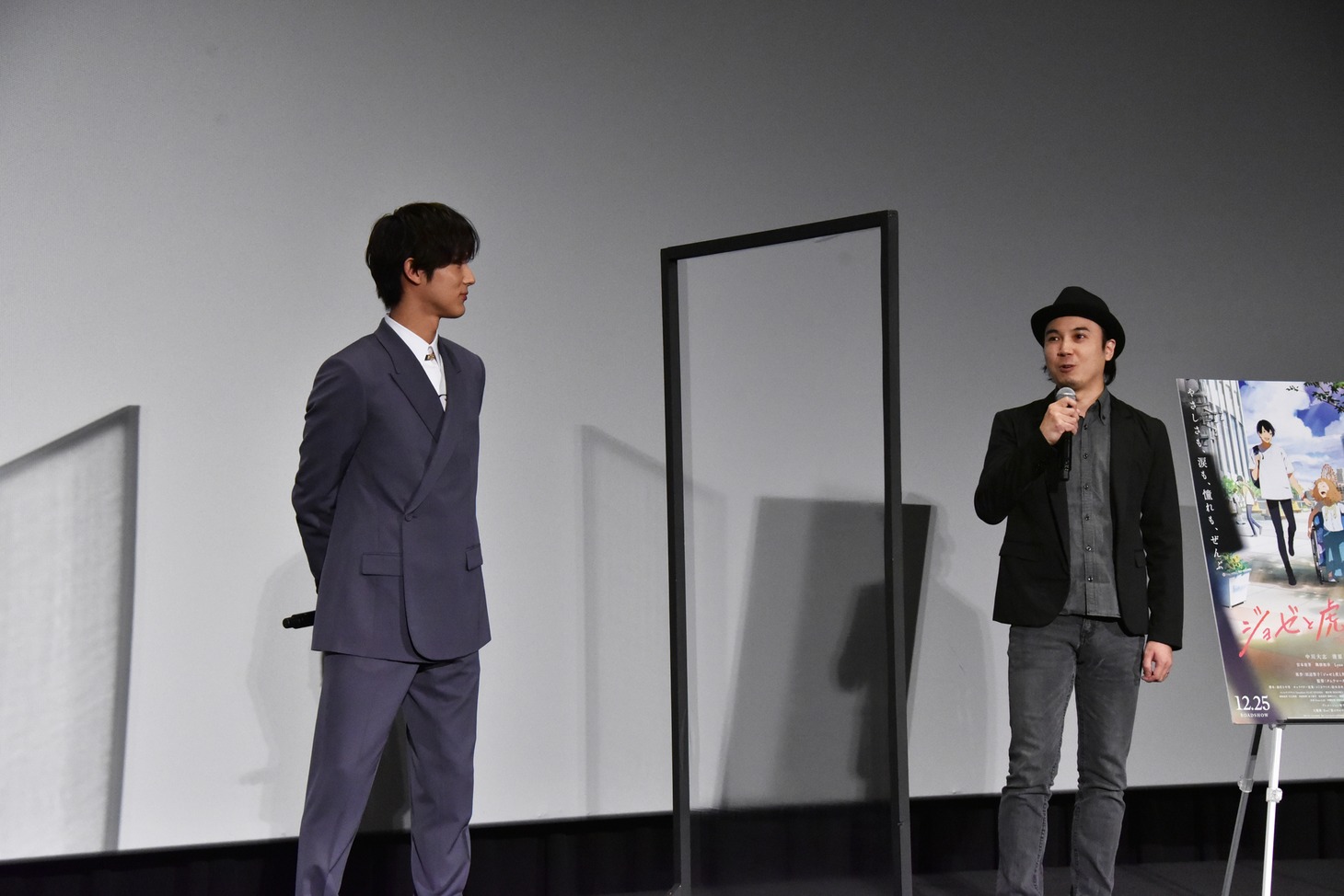 左から中川大志、タムラコータロー。