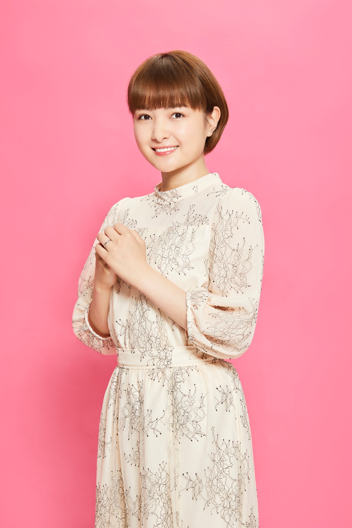 葵わかな扮する村上舞衣子。