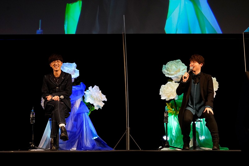左から櫻井孝宏、内田雄馬。