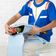 「アムロのリュックサック」「アムロの人形 マスコットポーチ」使用イメージ。