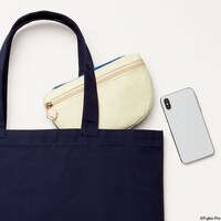 「四次元ポケットポーチ」の使用イメージ。